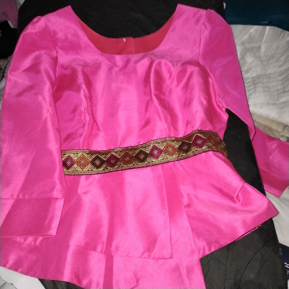 Vintage silk asymmetrical hem ribbon blouse